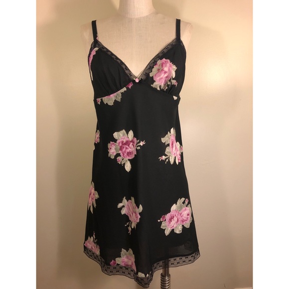 Oscar de la Renta Nightie & Robe Set - Picture 2 of 9